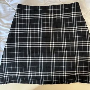 Black and white min skirt! Cute to wear to work!